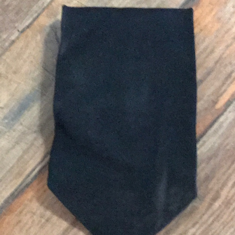 ❤️Tongue tied black tie. E128